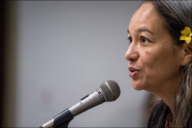 Laulani Teale, coordinator for the Hoopae Pono Peace Project, testifies to the Committee on Judiciary and Labor during hearing on 3.19.14. ©PF Bentley/Civil Beat