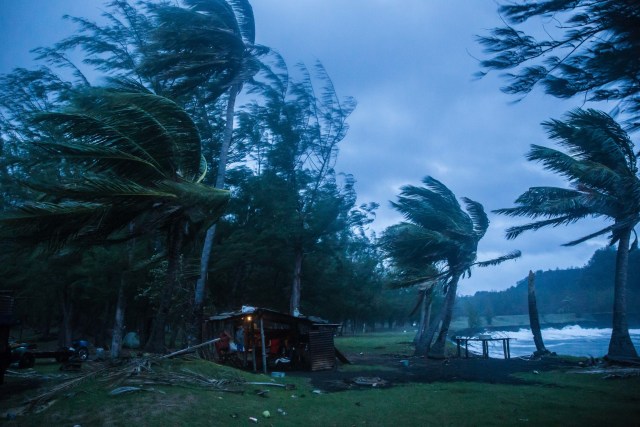 The storm hit hard, making it impossible to camp for a longer period on the beach.