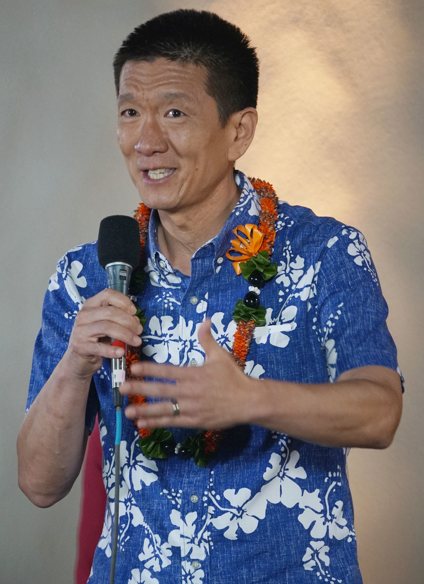 LG CD1 Candidate Doug Chin Debate Kamehameha Schools.