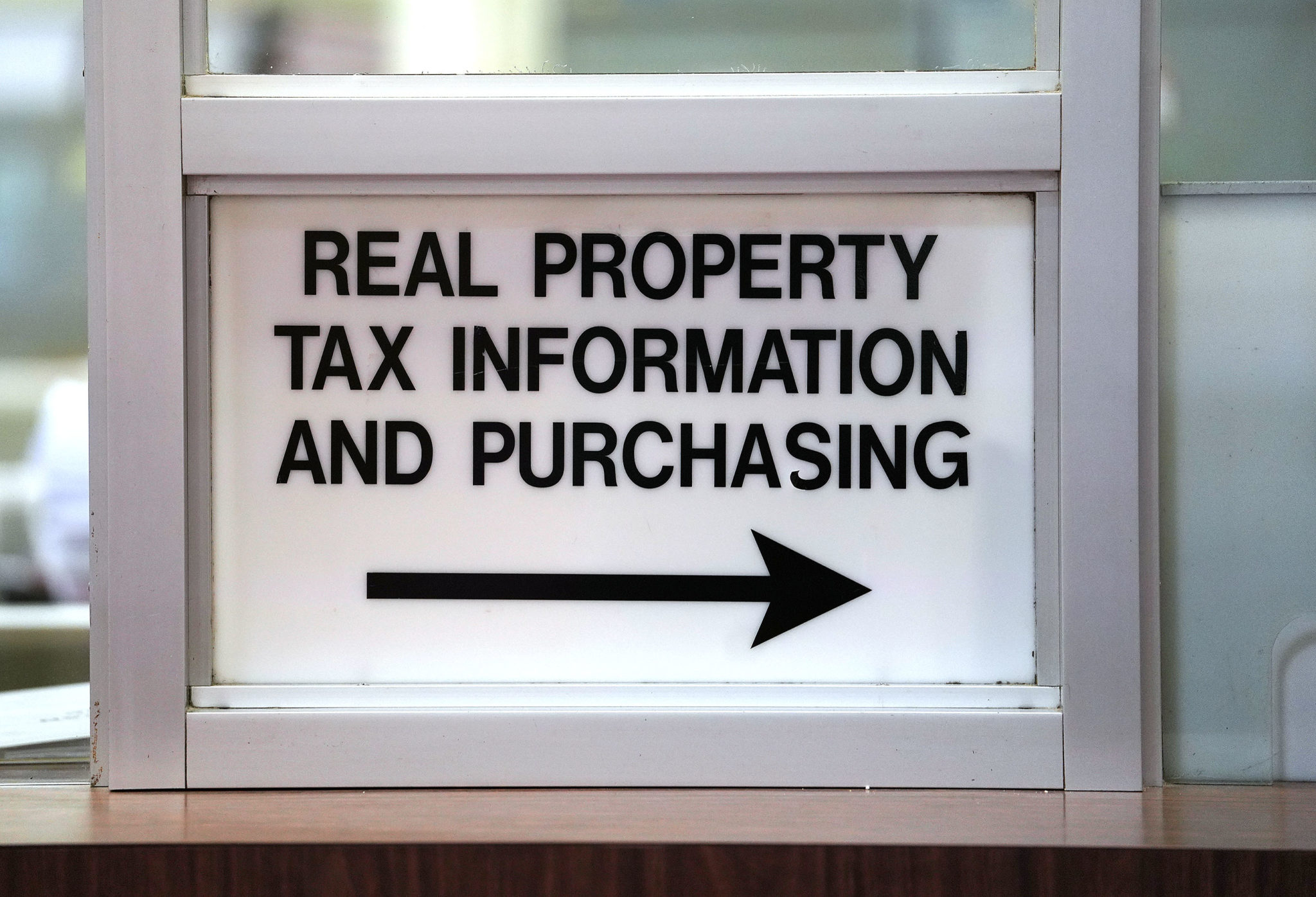 Real Property Tax Information and Purchasing Sign Honolulu Hale. 8 aug 2018