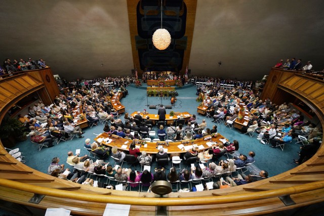 Senator Kai Kahele speaks during Senate opening day 2019.