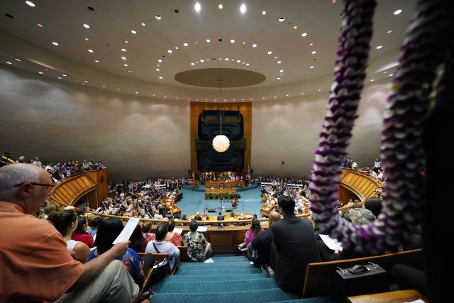 Senate opening day 2019 with lei and people filling up the chambers.