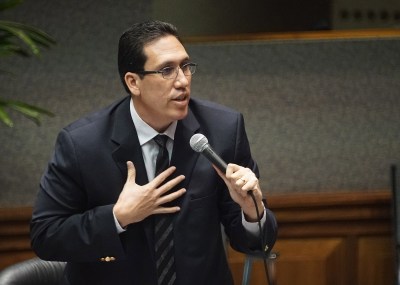Senator Jarrett Keohokalole speaks during crossover floor session.