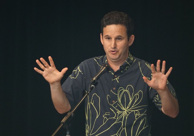 Senator Brian Schatz takes questions during his town hall meeting.