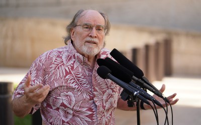Former Hawaii Governor Calls On Tulsi Gabbard To Resign
