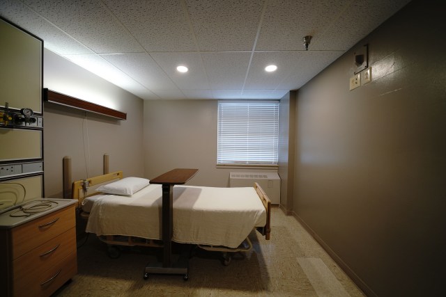 Wahiawa General Hospital 2nd floor Kaiser Long Term care room.