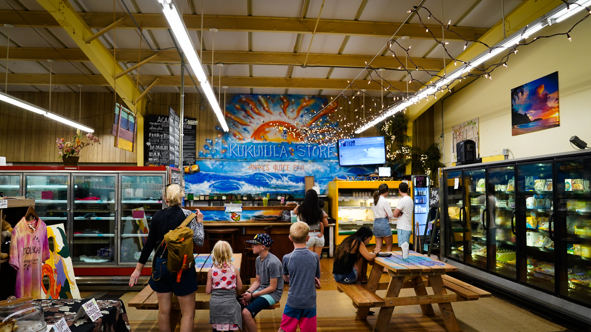 Kauai Kukuiula Mom and Pop Market Anakes Juice Bar Customers