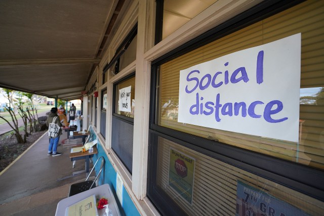 Lanai High and Elementary School sign warning students to keep in mind ‘social distance’ during the COVID-19 pandemic.