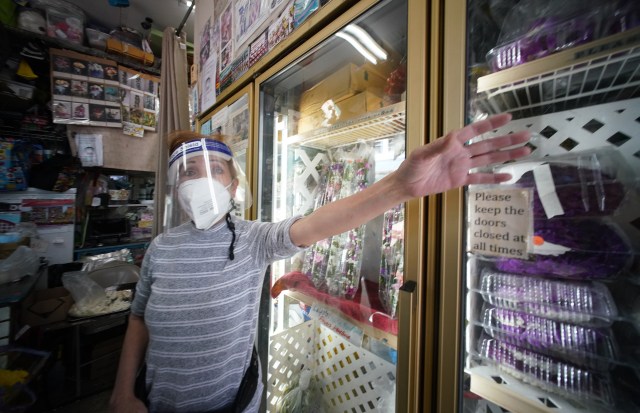 Chinatown Lei shop owner MeiMei Say shares that people walkby her shop damaging flowers and vandalizing her property.