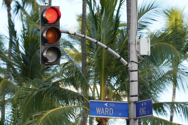 Red light at the intersection of Ward Avenue and King Street.