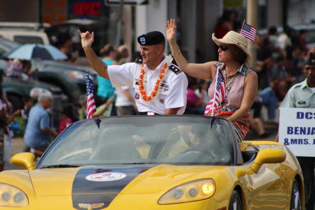 Maj. Gen. Charles Flynn, commanding general, 25th Infantry Division, was the featured keynote speaker during the 68th annual Veterans Day Parade in Wahiawa, Nov. 11. (U.S. Army photo by Staff Sgt. Catrina Herbert, 3rd BCT Public Affairs)