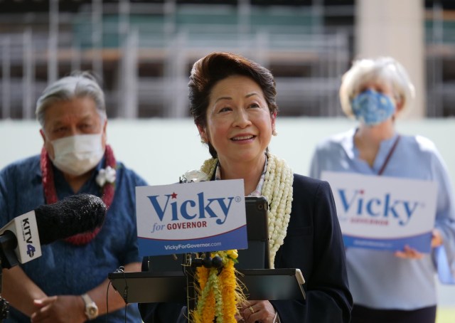 Hawaii’s former First Lady Vicky Cayetano announcing that she is officially running as a Democrat for Governor of the State of Hawai‘i during News conference at Hawai‘i State Capitol grounds on Monday August 30, 2021. Ronen Zilberman Civil Beat.