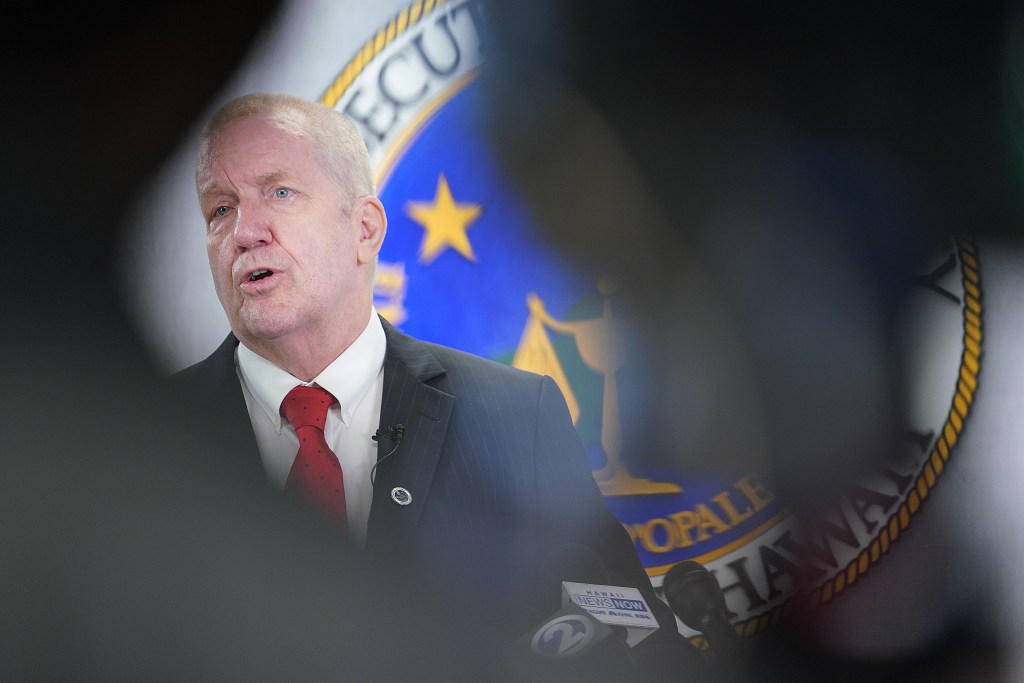 Honolulu Prosecutor Steven Alm speaks to media that the office will not have a third trial involving federal law enforcement officer Christopher Deede.