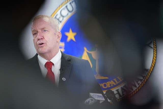 Honolulu Prosecutor Steven Alm speaks to media that the office will not have a third trial involving federal law enforcement officer Christopher Deede.