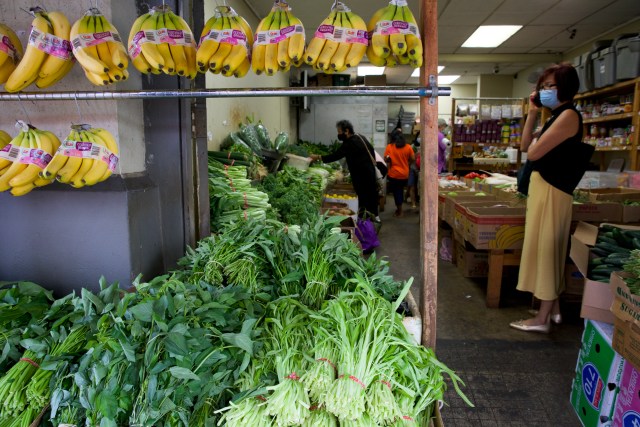 Chinatown Hawaiian Market, a small grocery store in the heart of Chinatown, sells fresh produce and package goods.