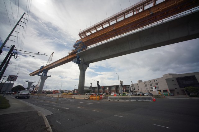 HART rail guideway construction along Kamehameha Highway near the Oahu Community Correctional Center.