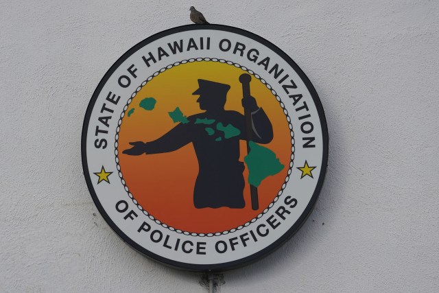 SHOPO hosts Kalihi neighborhood cleanup.
