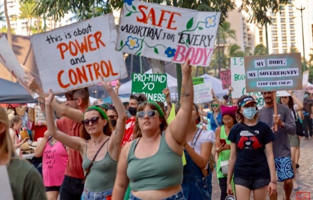A photo from the blog spot for Rise Up 4 Abortion Rights Hawaii