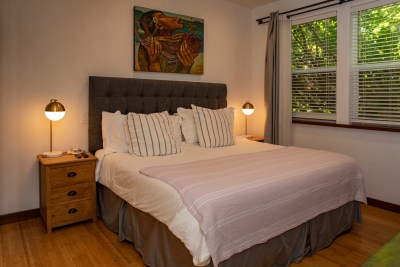 Maui Paia Inn Room setting