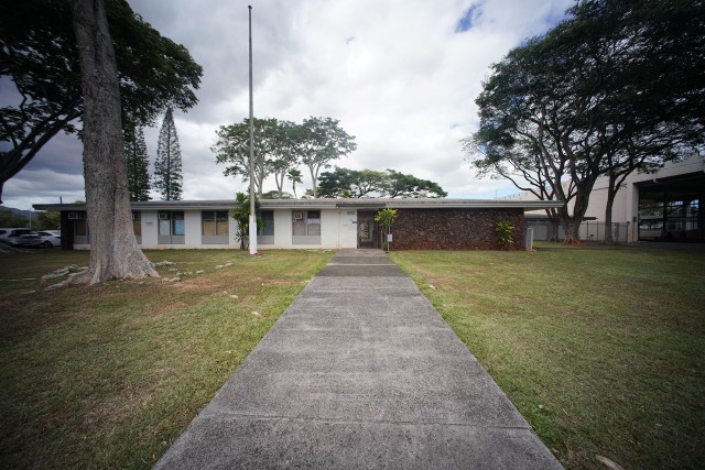 Wahiawa state building that contains the welfare office and Wahiawa Extension offices located next to the Wahiawa Transit Center.