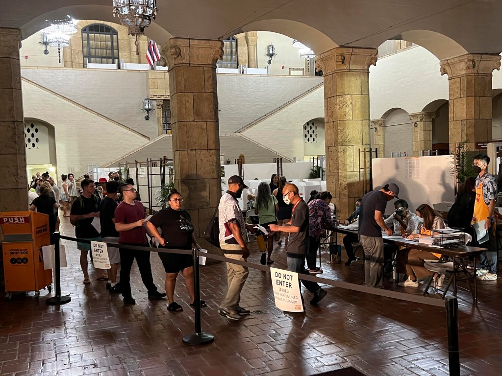 Election, Ballot, Midterms, lines, Honolulu Hale
