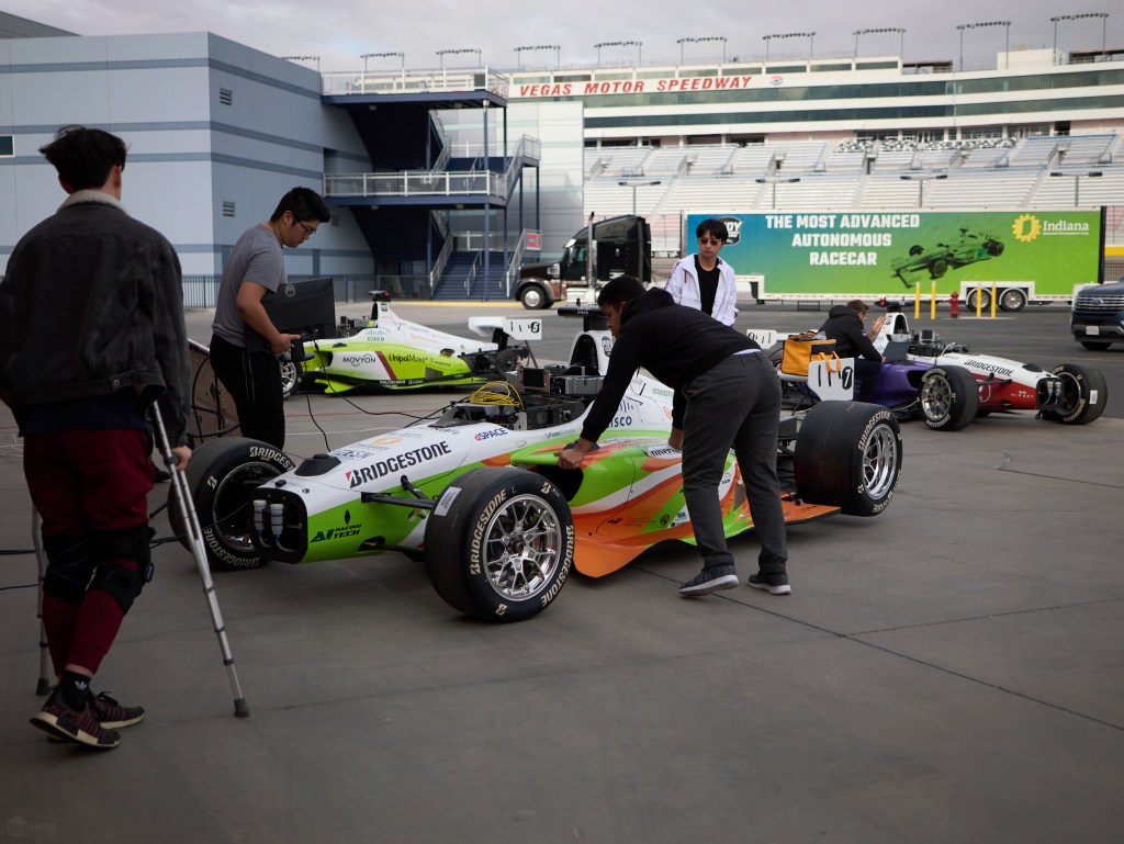 Racing Cars Tech Maui AV class UH Beat
