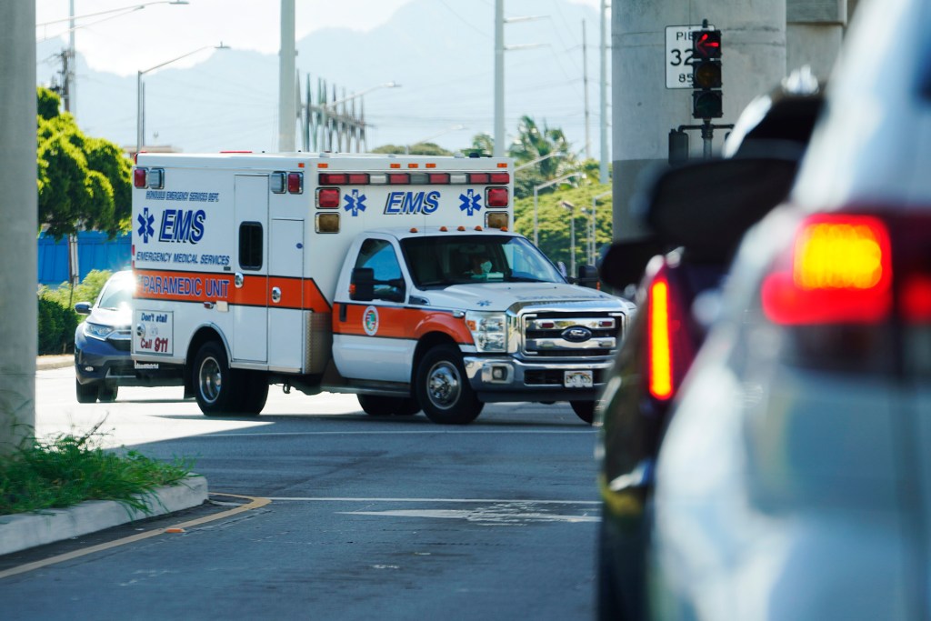 ambulance emt ems Honolulu Emergency Services Department Paramedic Unit
