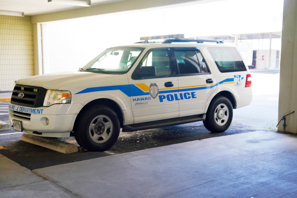 An older Hawaii Police Department vehicle is photographed Tuesday, Nov. 7, 2023, in Hilo. (Kevin Fujii/Civil Beat/2023)