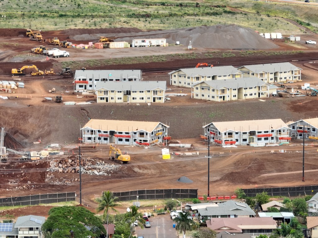 Homes were under construction in Lahaina above the burn zone in March. (Nathan Eagle/Civil Beat/2024)