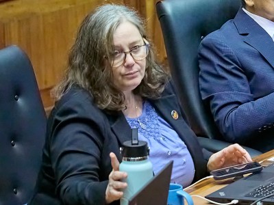 Members of the House debate the bills that came before them in this final session before the season ends, photographed May 1st, 2024. (David Croxford/Civil Beat/2024)