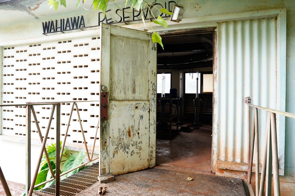 The Wahiawa Reservoir pumphouse is photographed Monday, Aug. 5, 2024, in Wahiawa. (Kevin Fujii/Civil Beat/2024)