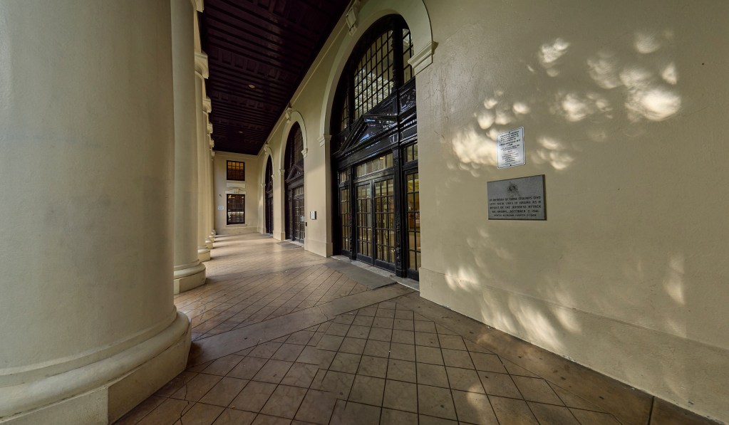 Views of the Hawaii State Library building, (David Croxford/Civil Beat/2024)