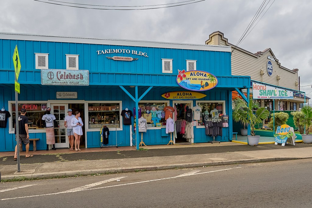 Kapaa Kauai Extras. Stores, Colorful Kapaa, Princeville Fountain,(David Croxford/Civil Beat/2025)