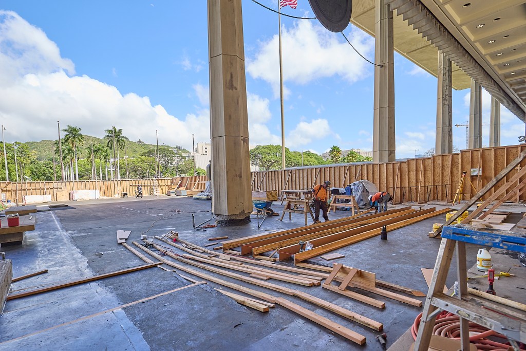 Have you been wondering what’s been going on behind all that construction fencing surrounding the Hawaii State Capital?  The “Square Building” is undergoing repairs and needs more than are presently planned. Costs in the $20M have been floated with an estimated construction time of 2 years. Here’s what’s happening where the pools used to be(David Croxford/Civil Beat/2025)