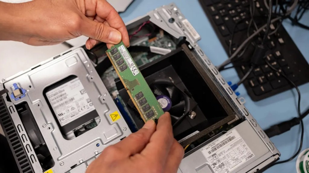 Repairing laptops could get more affordable — and greener — under a new law in Ohio. (Laia Ros/Getty Images via Grist)