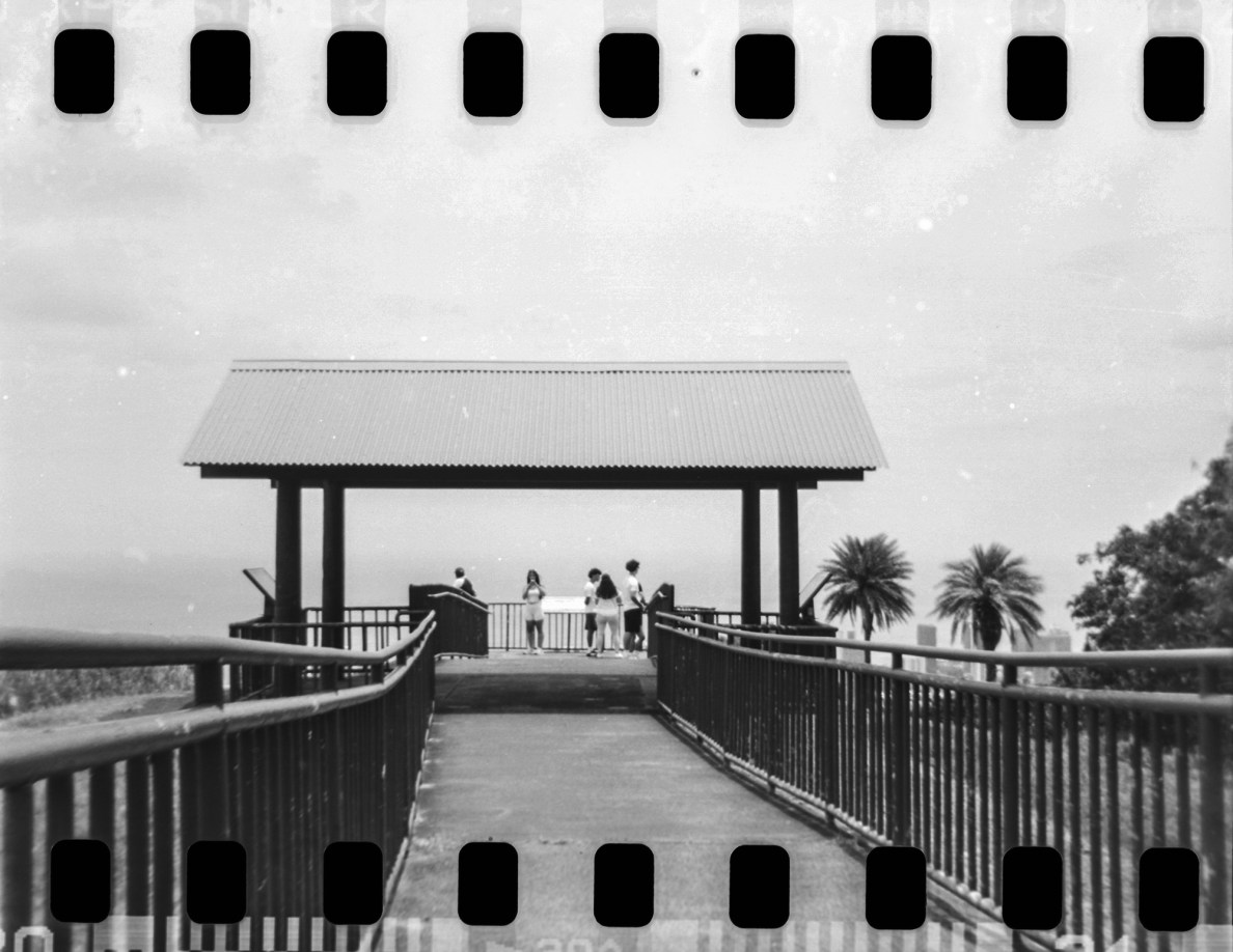 The Puʻu ʻUalakaʻa State Wayside viewpoint is photographed with 35mm film in a Holga for a test shoot Friday, June 27, 2025, around Honolulu. (Kevin Fujii/Civil Beat/2025)