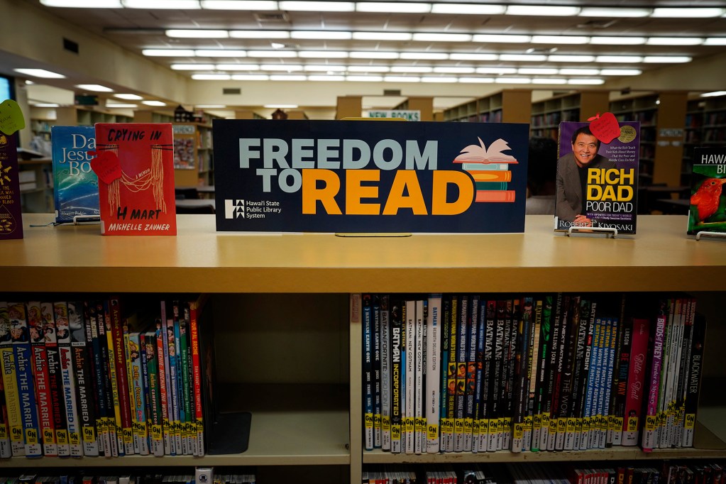 A Freedom to Read sign is placed inside the ʻEwa Beach Public and School Library photographed Tuesday, Oct. 7, 2025, in ʻEwa Beach. (Kevin Fujii/Civil Beat/2025)