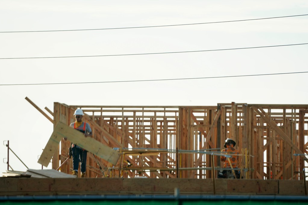Construction work on residential buildings is photographed Tuesday, Oct. 28, 2025, in Kapolei. (Kevin Fujii/Civil Beat/2025)
