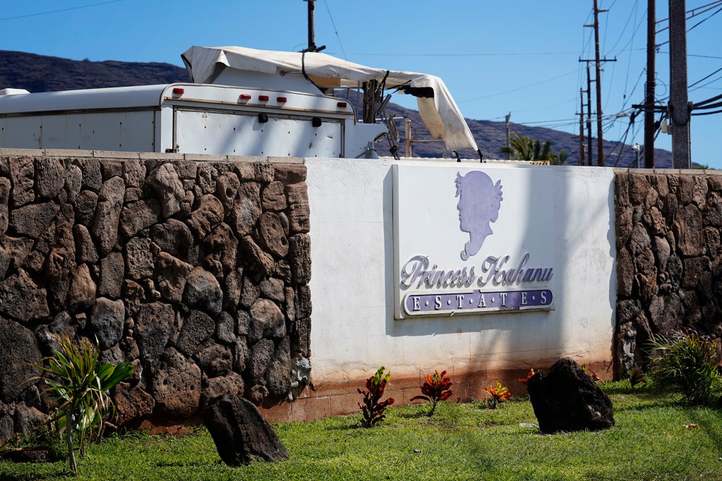 Princess Kahanu Estates neighborhood is photographed Tuesday, Dec. 2, 2025, in Waiʻanae. Residents complain of a death-like stench. (Kevin Fujii/Civil Beat/2025)