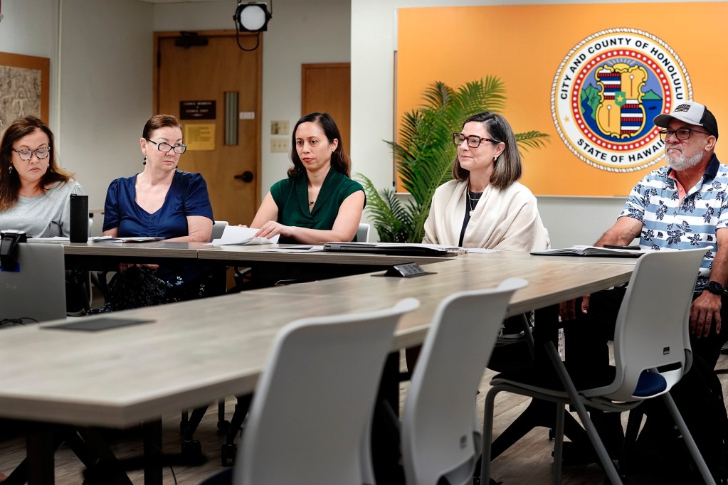 Honolulu Salary Commission’s Stanna Abellira, from left,  Marie Kumabe, ʻAuliʻi Dudoit, Sarah Guay and Emmit Kane meet Monday, April 6, 2026, in Honolulu. A 4.7% salary increase for elected and appointed officials is on the table following a significant pay increase in 2023. (Kevin Fujii/Civil Beat/2026)