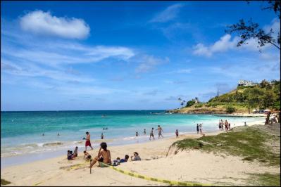 Inch by Sandy Inch, Hawaii’s Loss of Beaches Worries Tourism Industry