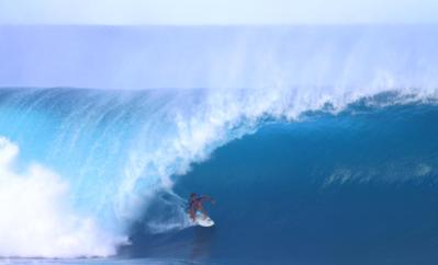 PHOTOS – Surfing’s 2011 Pipeline Masters: Barrels and Wipeouts