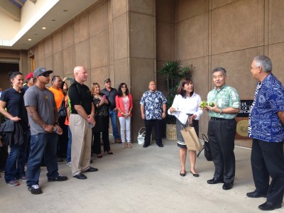 Hawaii Governor Supports Buffer Zones for Pesticide Spraying