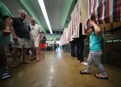 LIVE BLOG: Hawaii Polling Places Stay Open Late