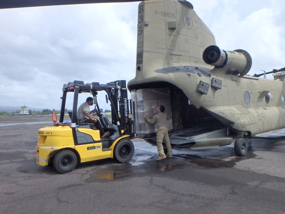 Hawaii National Guard in Hilo takes delivery of 200,000 surgical masks donated by Every1Hawaii. The masks will be distributed islandwide to our vulnerable and resource-limited population. Vibrant Hawaii will use their network of charitable organizations to channel the masks to the needy. Mahalo plenty to Every1Hawaii, Vibrant Hawaii, National Guard and HPM, which is providing storage of the masks.  Photos courtesy of County of Hawai‘i.
