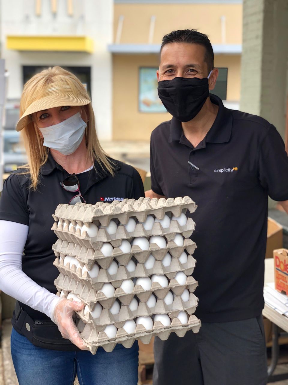 Altres partnered with Chef Hui and Aloha Harvest to hold regular food distributions. This recent event served 1,100 families in Kaimuki, Palolo, Kalihi, Waimanalo and Papakolea.