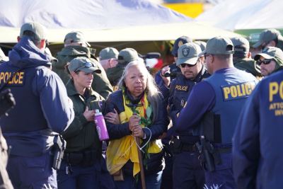 Hawaii Stops Prosecuting Elders Who Protested Telescope