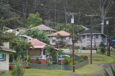 Larry Ellison’s Company Helps Hawaii Find Housing For Key Mental Health Hire