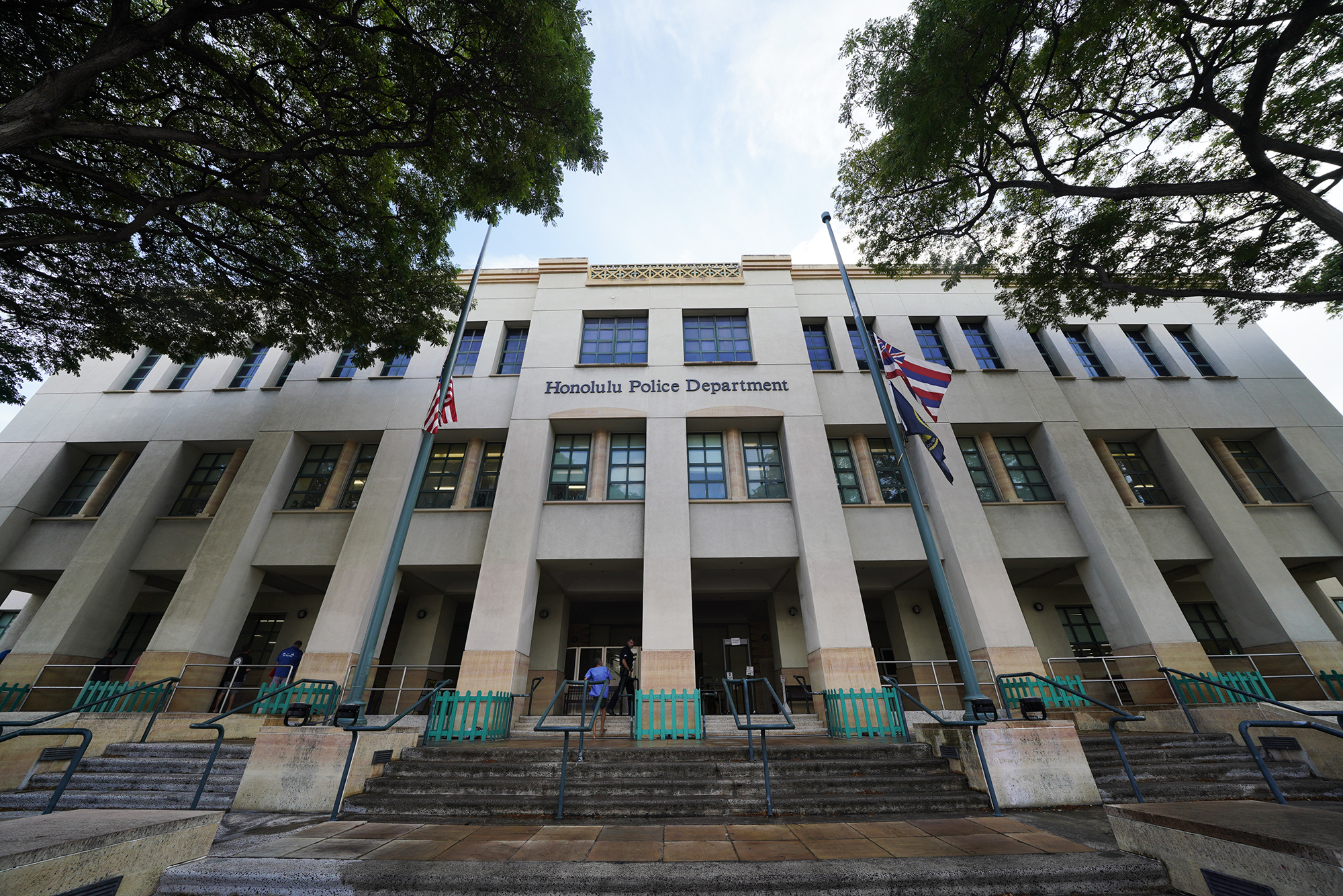 Honolulu Police Fired For Buying Gun Parts, Domestic Violence And Not ...