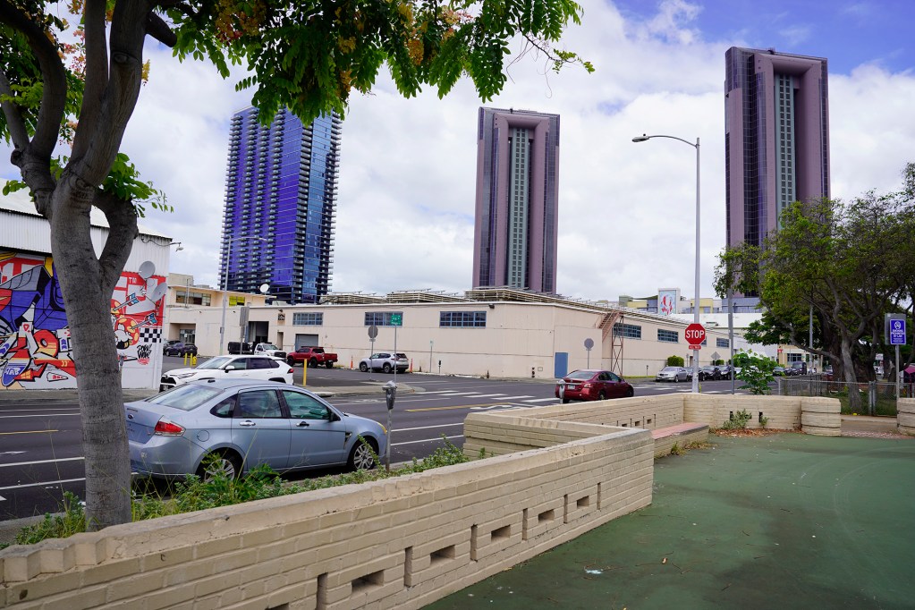 Cooke and Pohukaina Streets are photographed Friday, July 26, 2024, in Honolulu. This compares and contrasts what the city proposed in 2001. (Kevin Fujii/Civil Beat/2024)